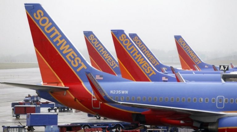 Southwest Airlines Cancels More Than 450 Flights After Computer Glitch