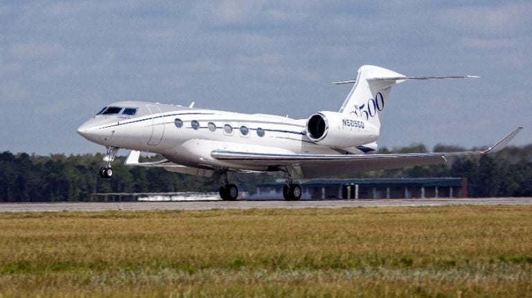 Gulfstream G500 Production Test Aircraft Makes First Flight - Aviation News