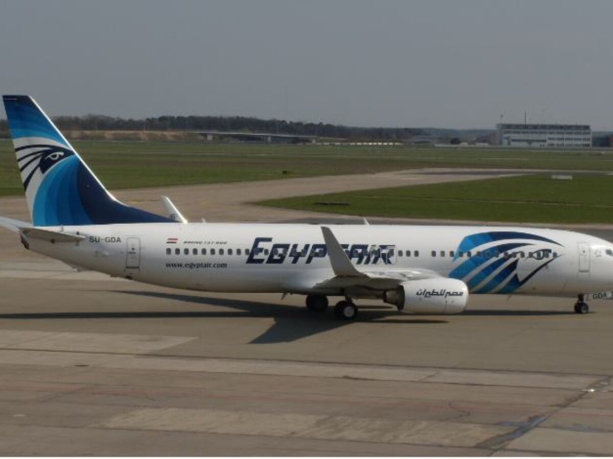 Egypt Air Boeing 737 800 Blows All Four Main Tyres While Landing