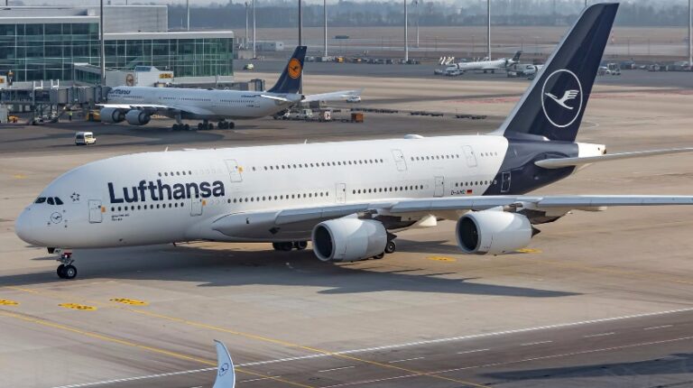 Lufthansa Considers Temporary Grounding of Airbus A380 Fleet