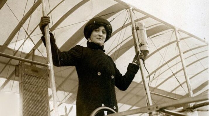 Who Was The First Woman In The World To Get Pilot's Licence?